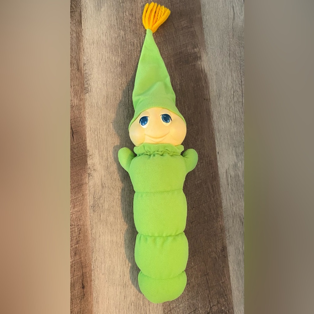 1982 Hasbro Gloworm, no light.